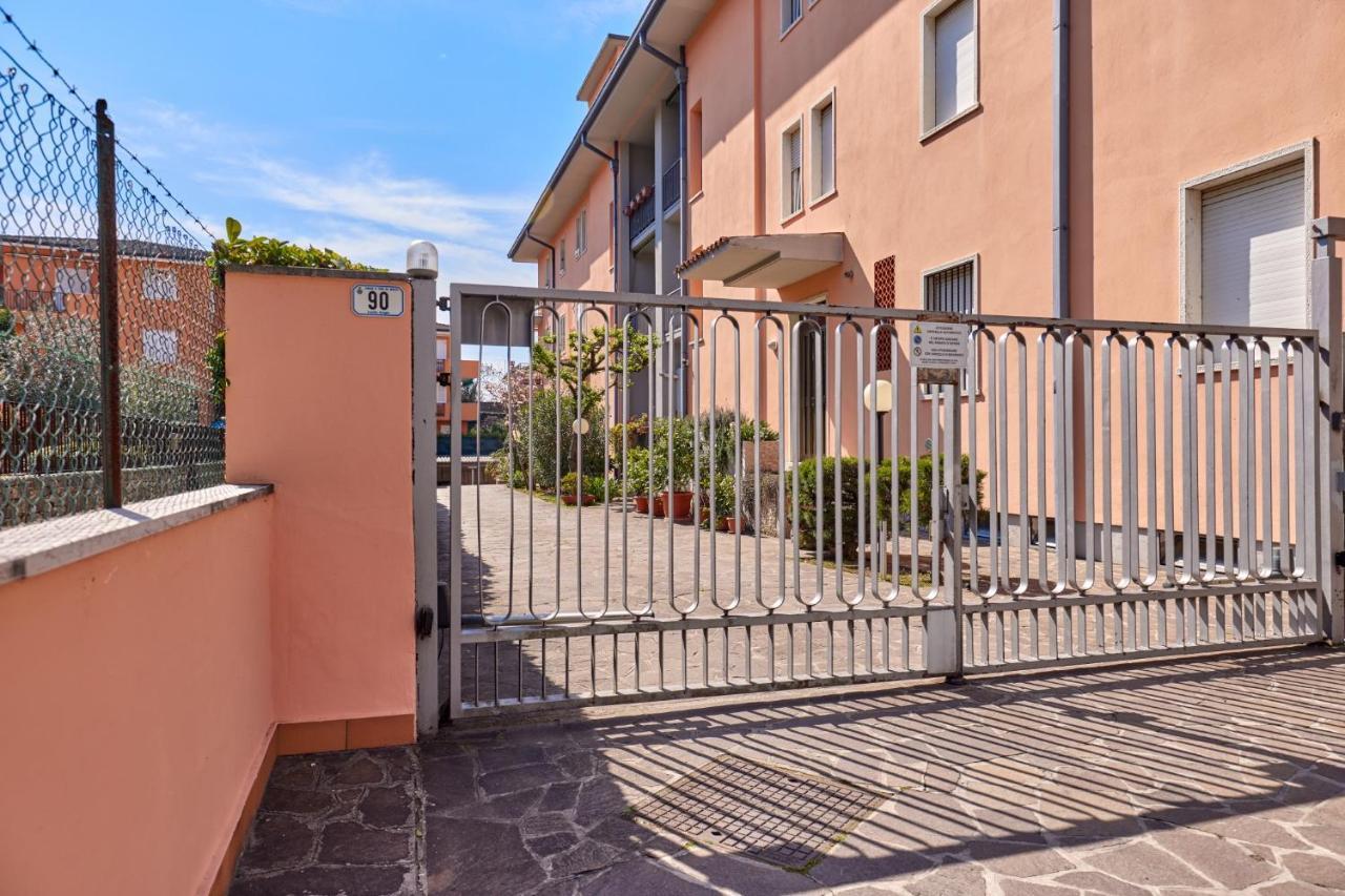Gionno'S Apartment Torri Del Benaco Exterior foto